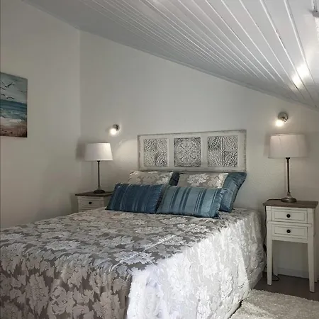 Blue House With Parking Apartamento