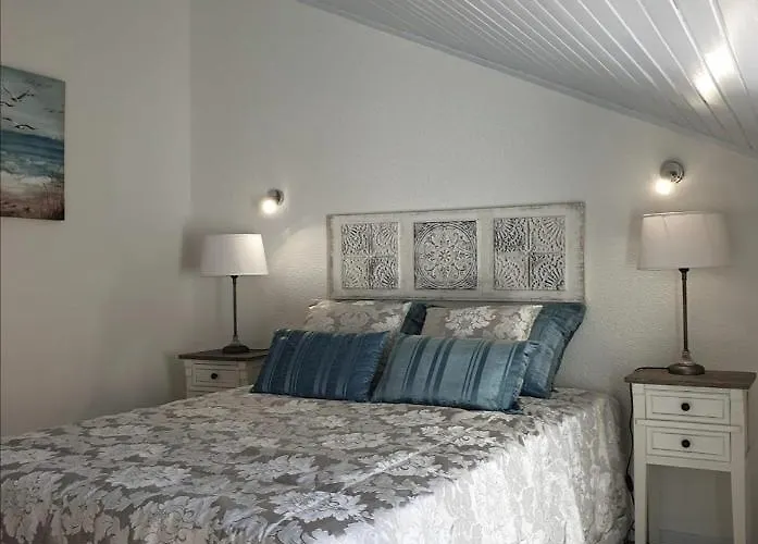 Blue House With Parking Διαμέρισμα